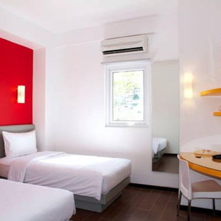 Amaris Hotel Амбон Екстер'єр фото
