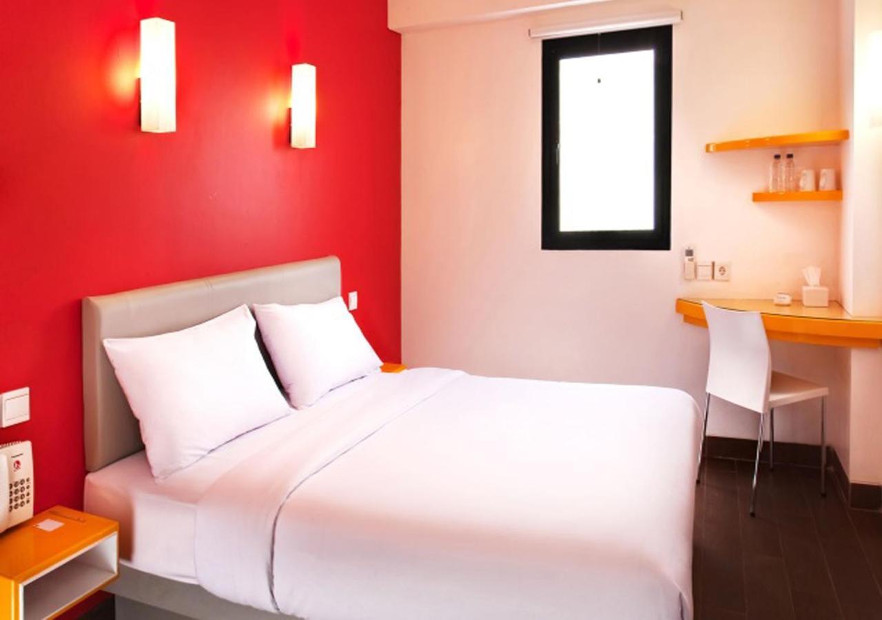 Amaris Hotel Амбон Екстер'єр фото