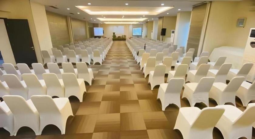 Amaris Hotel Амбон Екстер'єр фото