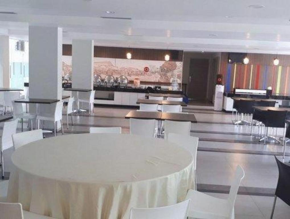 Amaris Hotel Амбон Екстер'єр фото