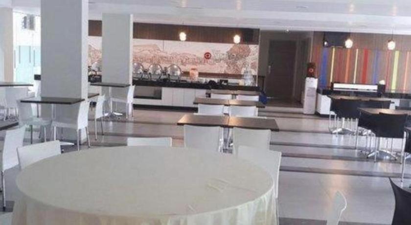 Amaris Hotel Амбон Екстер'єр фото